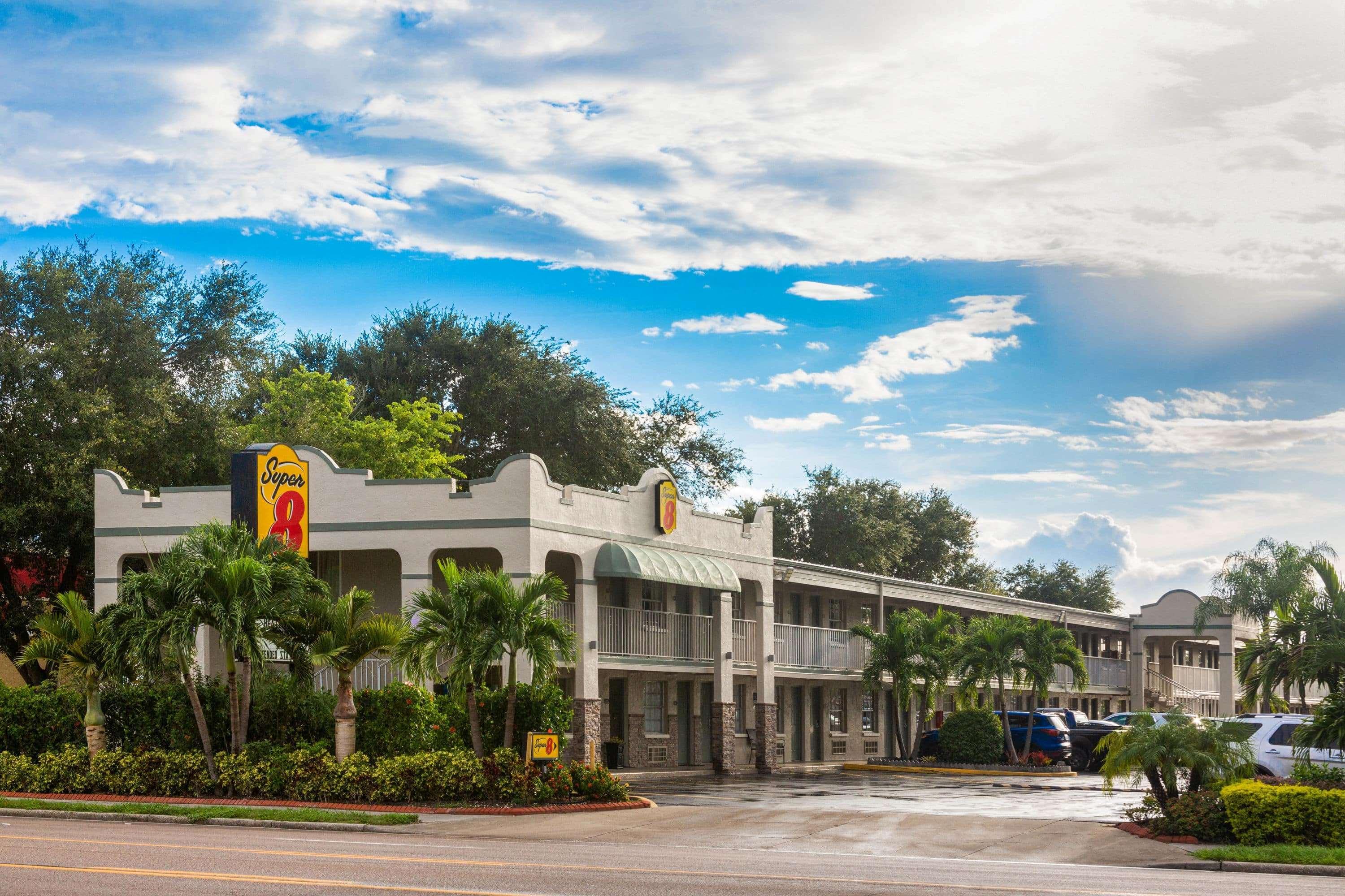 Super 8 By Wyndham Bradenton Sarasota Area Motel Ngoại thất bức ảnh